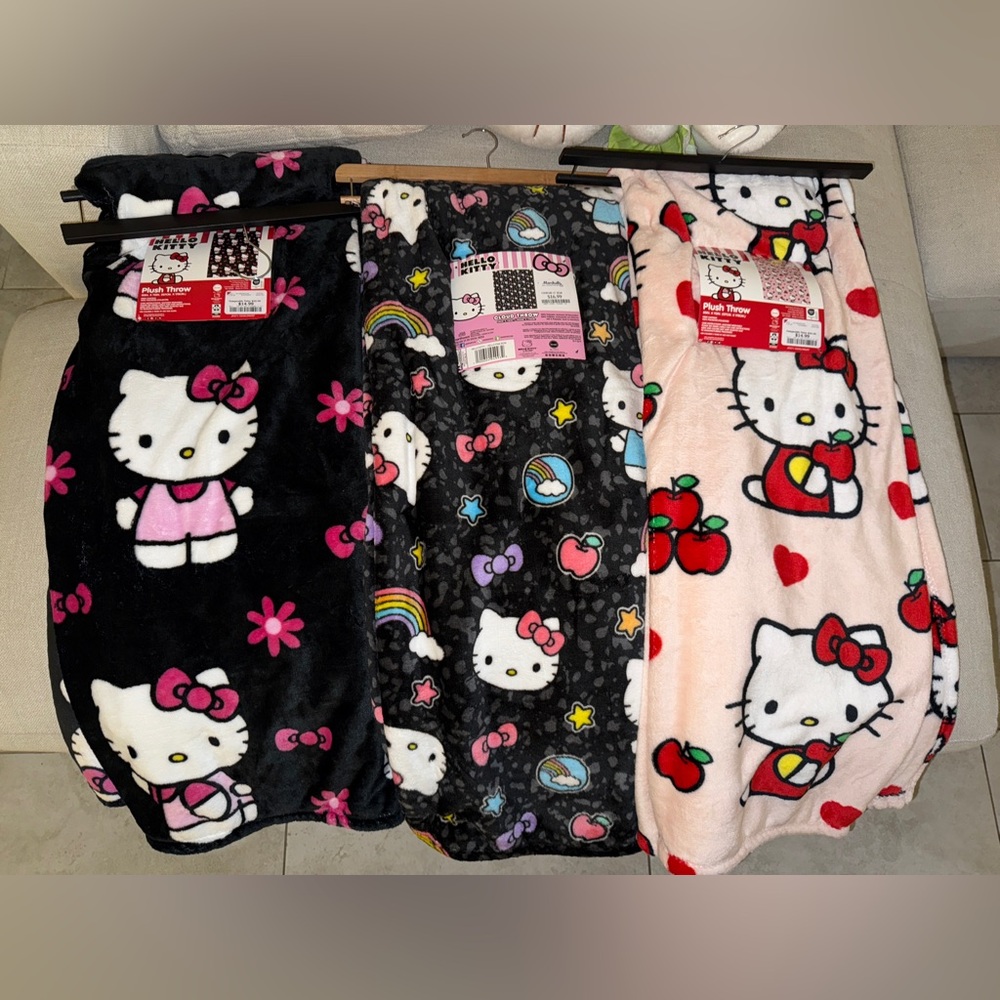 Hello kitty blankets bundle